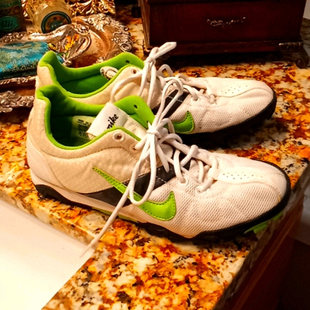 ❤ vintage Nike cleats 8